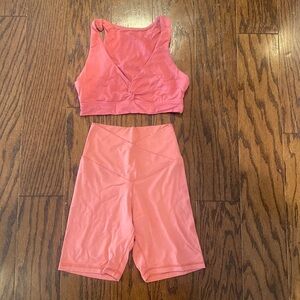 Airy bike shorts and sports bra set